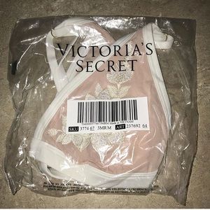 NEW. Victoria Secret pink bralette (medium)